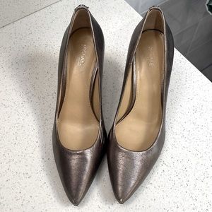 Michael Kors metallic low heels. Size 8